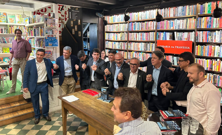 ACIANF participa de lançamento de livro sobre desenvolvimento local e redes colaborativas no Rio de Janeiro